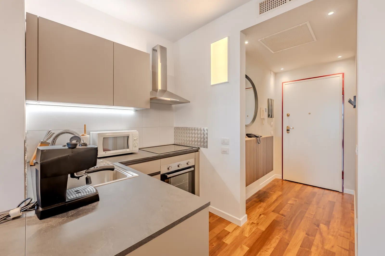 Via Piandilucco 7, Genova — cucina attrezzata