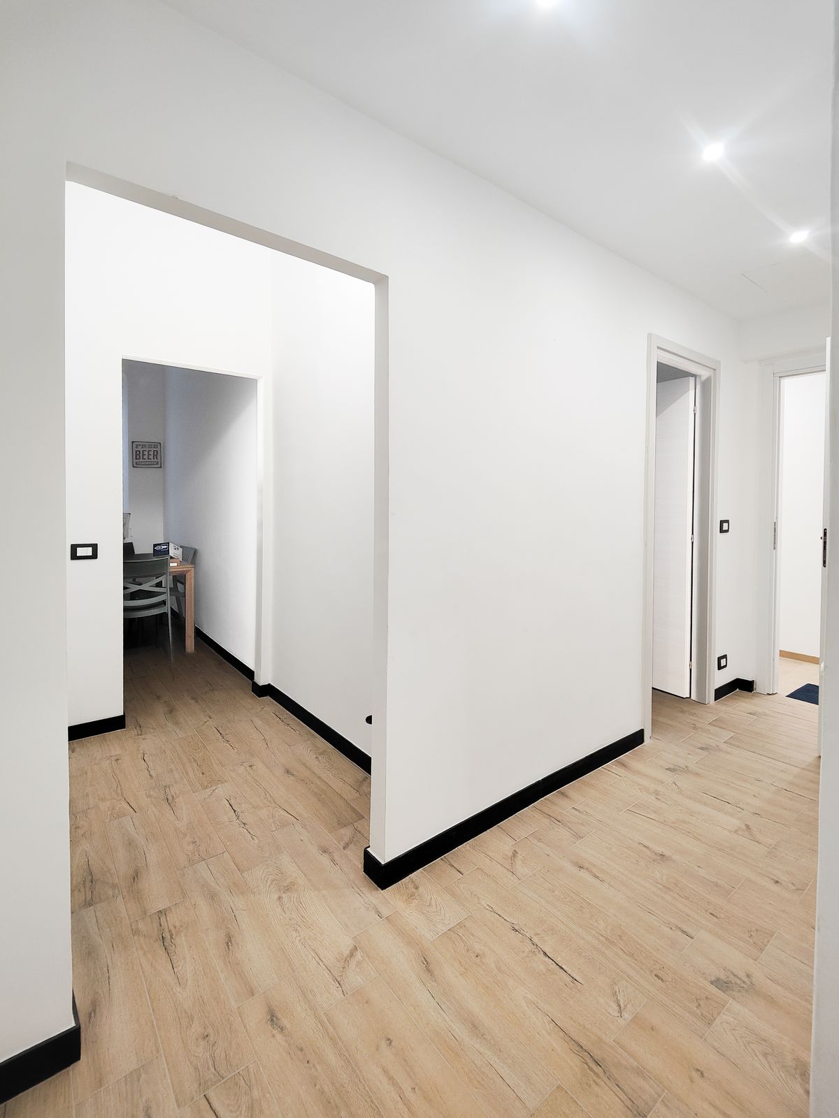 Disimpegno con accesso alla zona pranzo – foresteria Sampierdarena